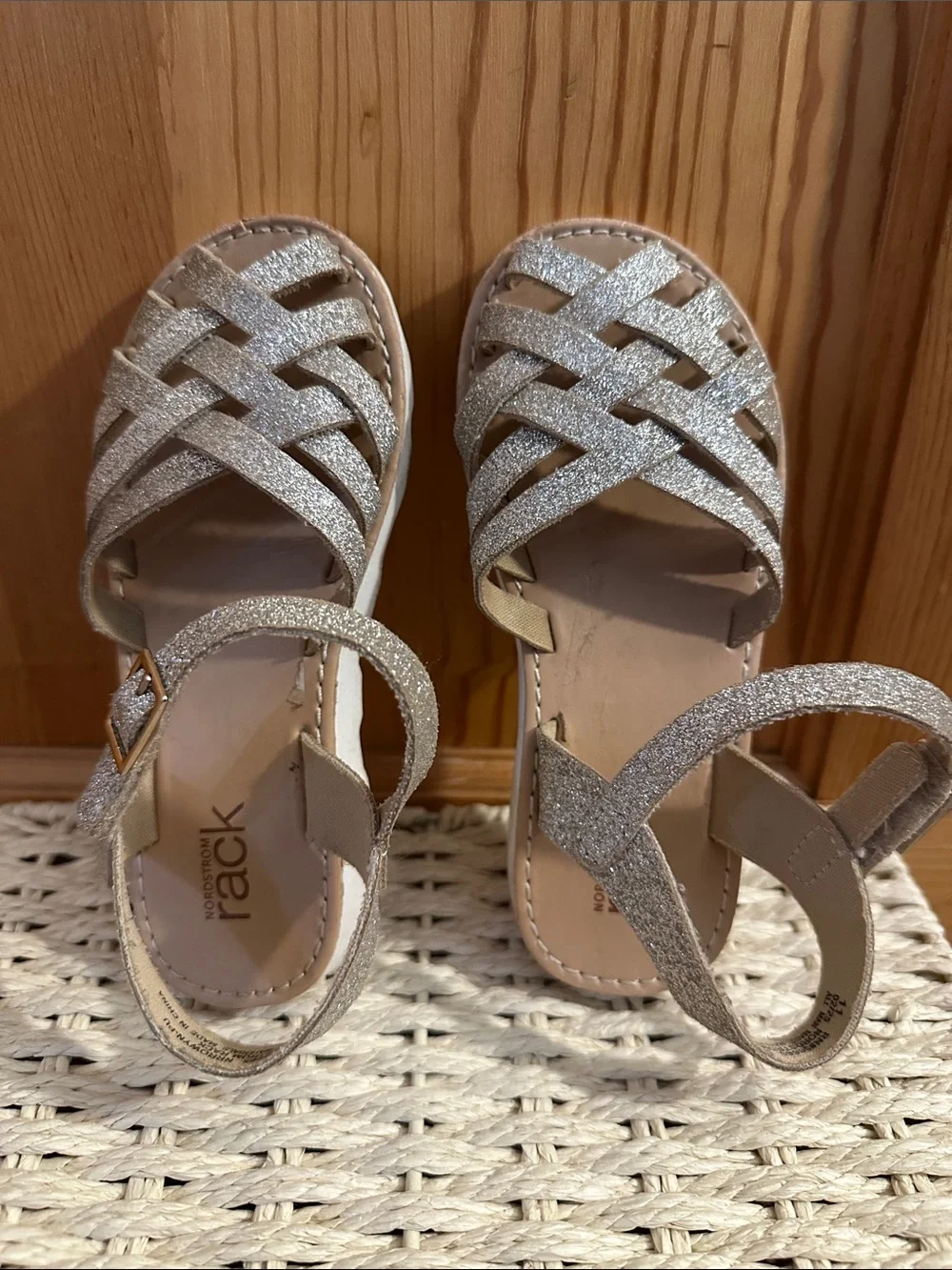 Nordstrom Rack - Toddler Girls Glitter -  Strappy Sandals - champagne metallic